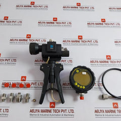 Portable Hydraulic Pressure Calibrator Kit 1000 Bar Dpi 104-is General Electric