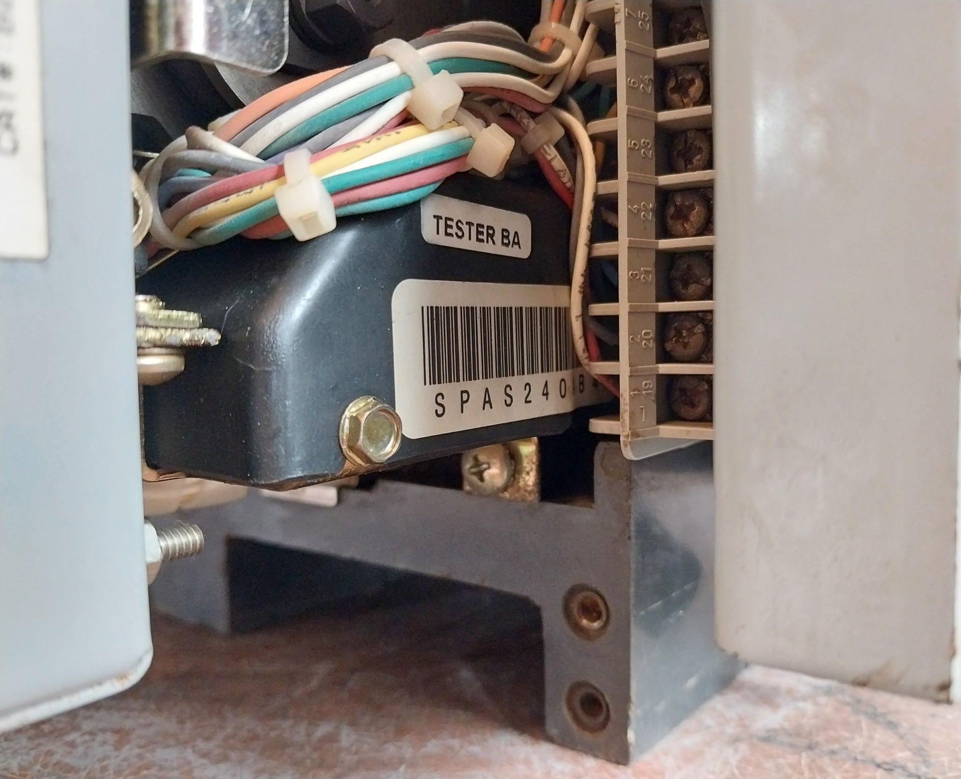 General Electric Shd20B220 3-pole Power Break Ii Circuit Breaker 600V Ac 2000Amp