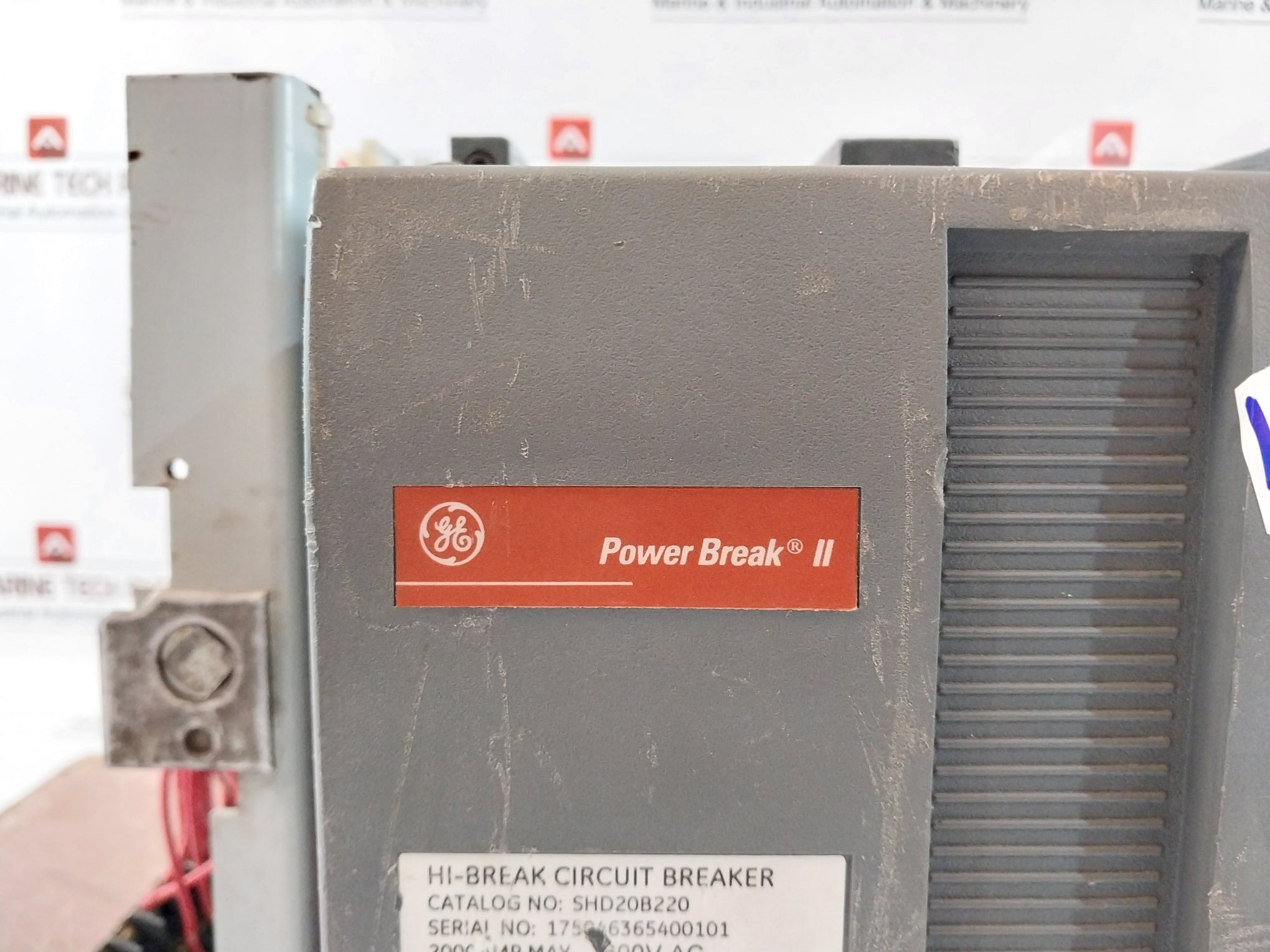 General Electric Shd20B220 3-pole Power Break Ii Circuit Breaker 600V Ac 2000Amp