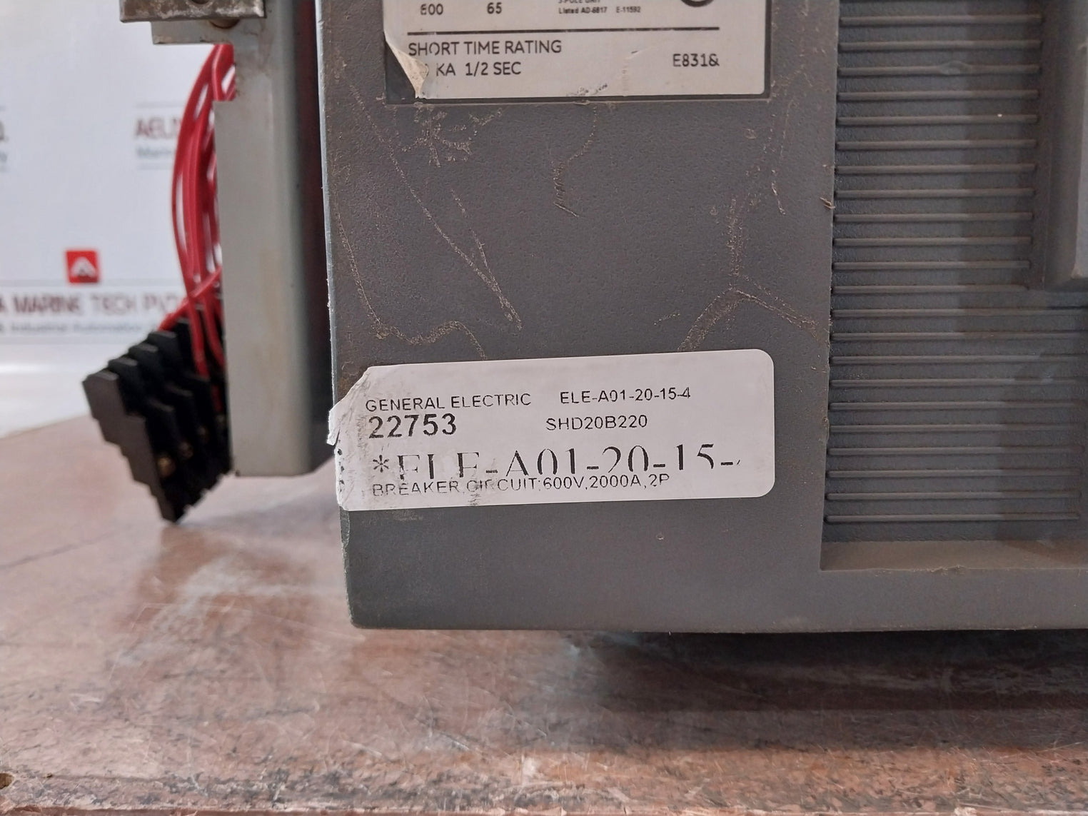 General Electric Shd20B220 3-pole Power Break Ii Circuit Breaker 600V Ac 2000Amp