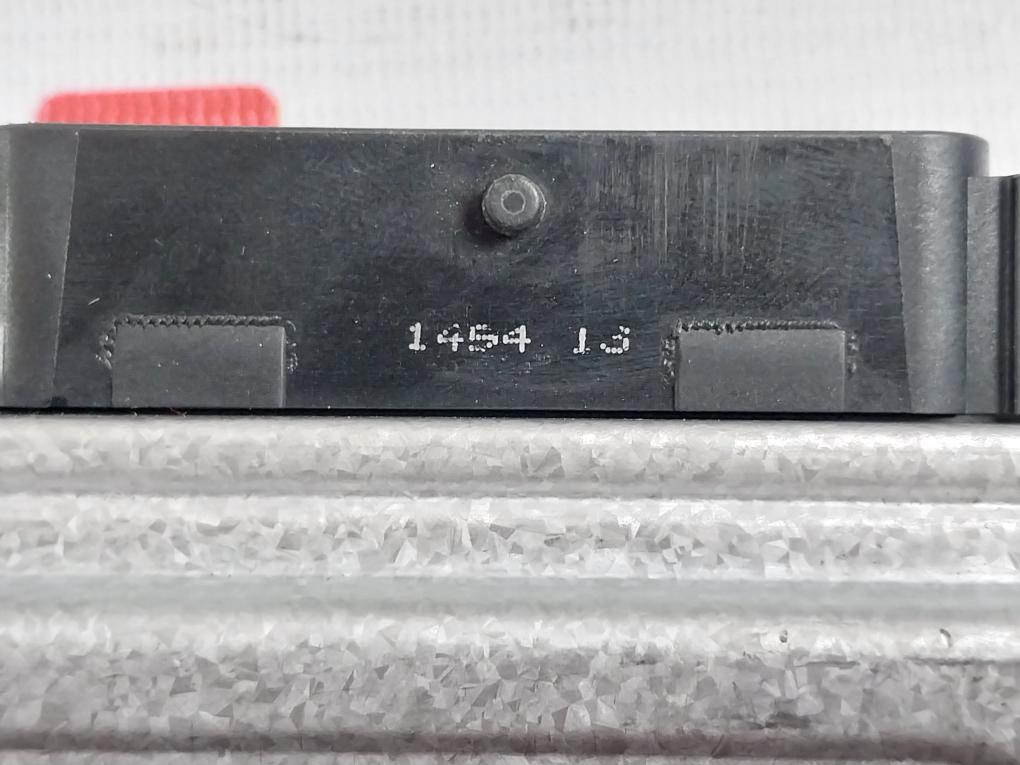 General Motor Continental D52 5WY1V33A Engine Controller 25191198