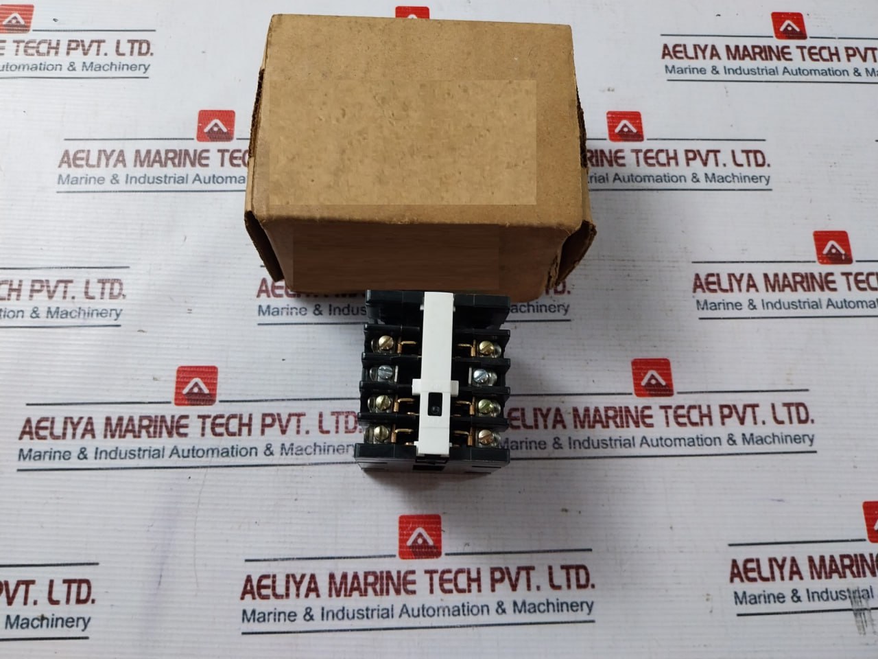 General Electric Cr120A03002Aa Industrial Relay 300V Ac 10A