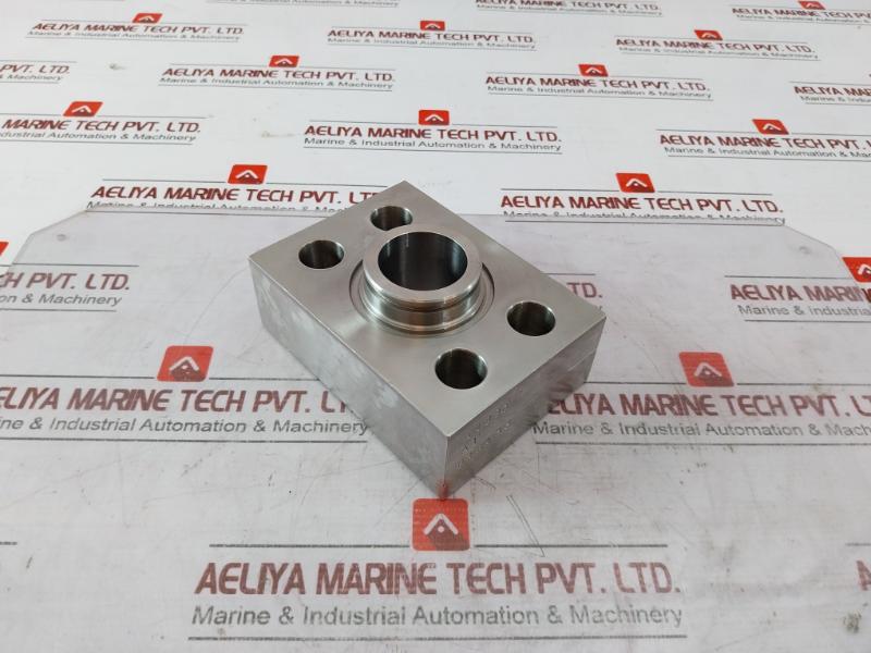 Gilmore 27024 W.P. 5K Pat. 6318400 1-1/2'' Shuttle Valve 1900500-11