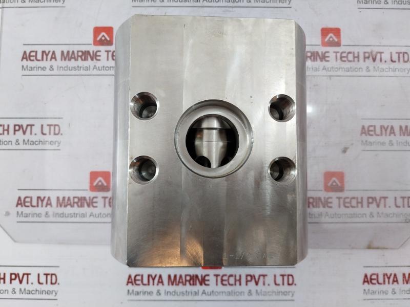 Gilmore 27024 W.P. 5K Pat. 6318400 1-1/2'' Shuttle Valve 1900500-11