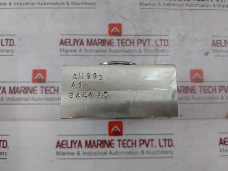 Gilmore 27024 W.P. 5K Pat. 6318400 1-1/2'' Shuttle Valve 1900500-11