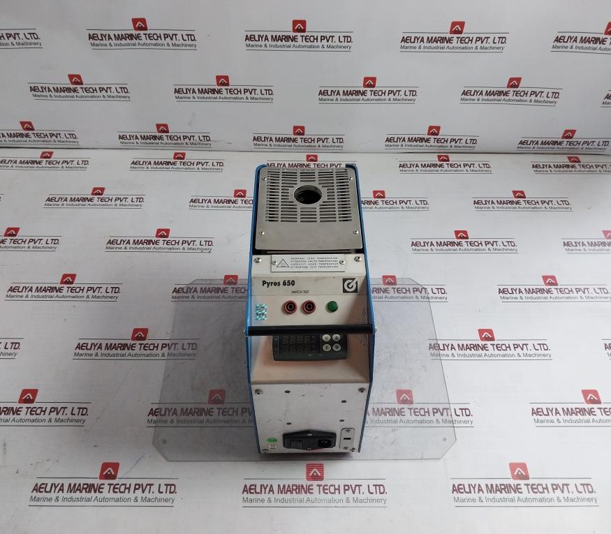 Giussani Pyros 650 Thermostatic Temperature Calibrator Tlk 39 J726 09 115/230 V-