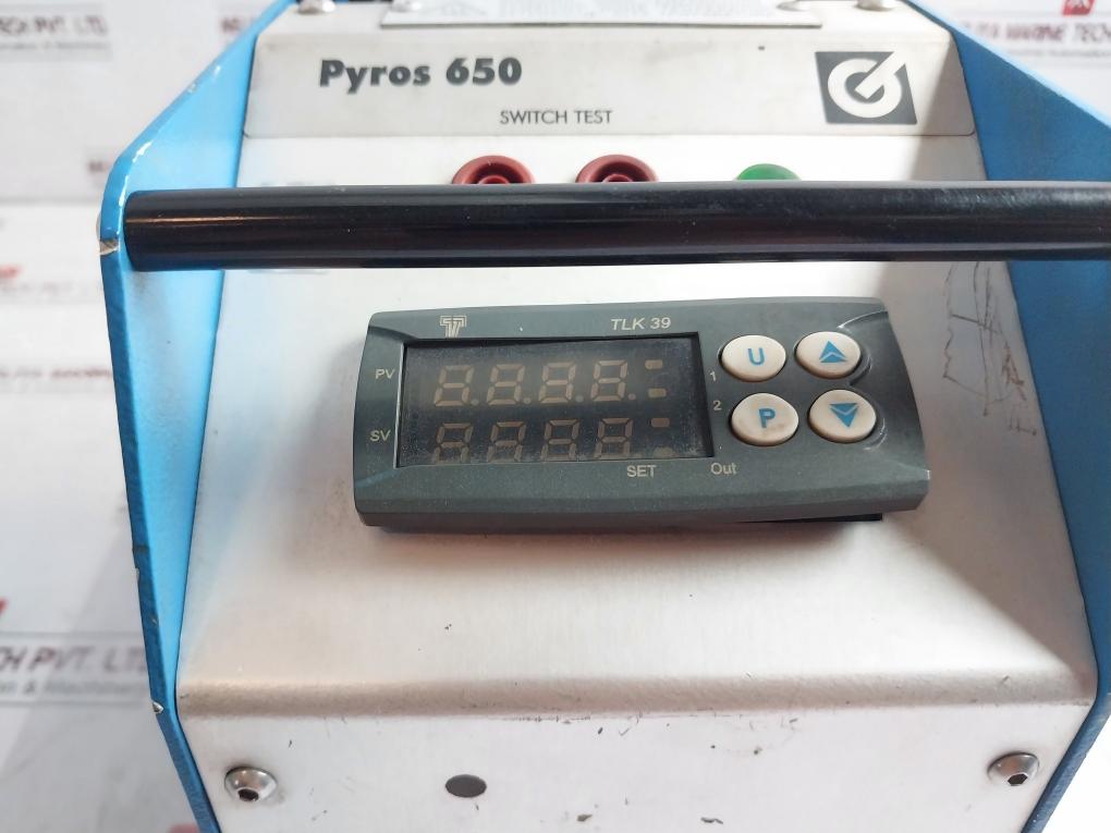 Giussani Pyros 650 Thermostatic Temperature Calibrator Tlk 39 J726 09 115/230 V-