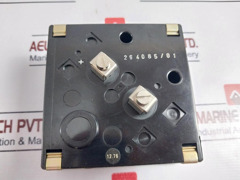 Gossen 0-2,5 Kp/cm2 Instrument Det-04073-4 0-10v