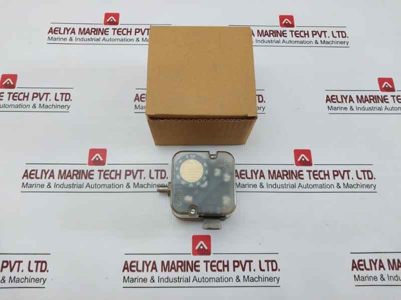 Gw 50 A4 Pressure Switch For Gases And Air Dungs Ip54