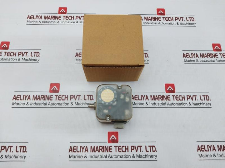 Gw 50 A4 Pressure Switch For Gases And Air Dungs Ip54
