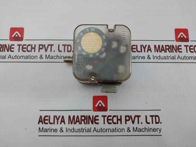 Gw 50 A4 Pressure Switch For Gases And Air Dungs Ip54