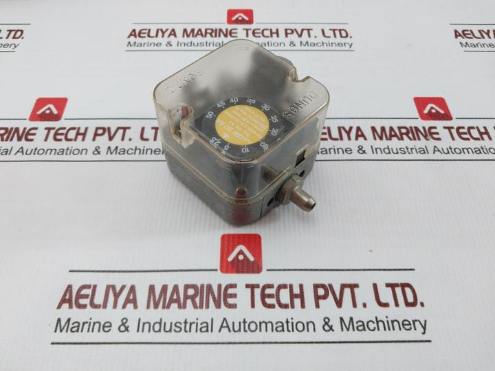 Gw 50 A4 Pressure Switch For Gases And Air Dungs Ip54