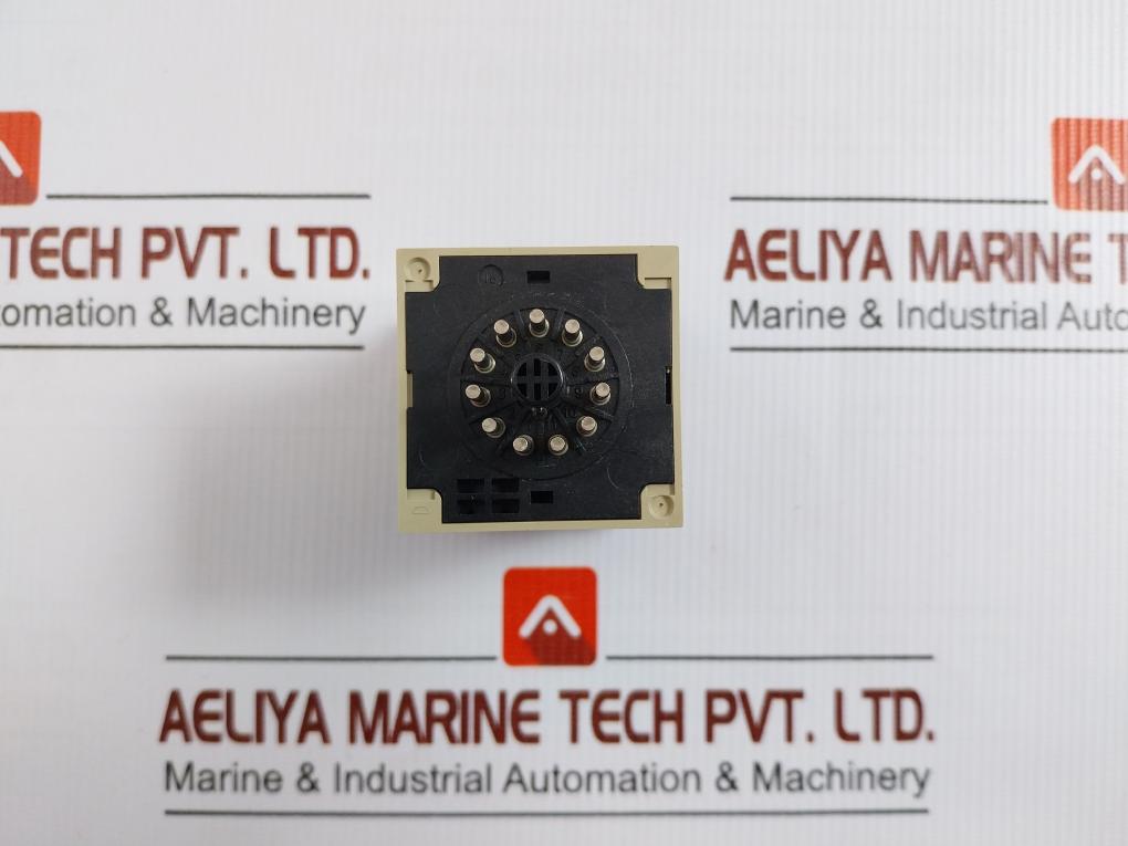 H3Cr-a Omron Multifunction Time Delay Relay 0-30Sec 100-240Vac