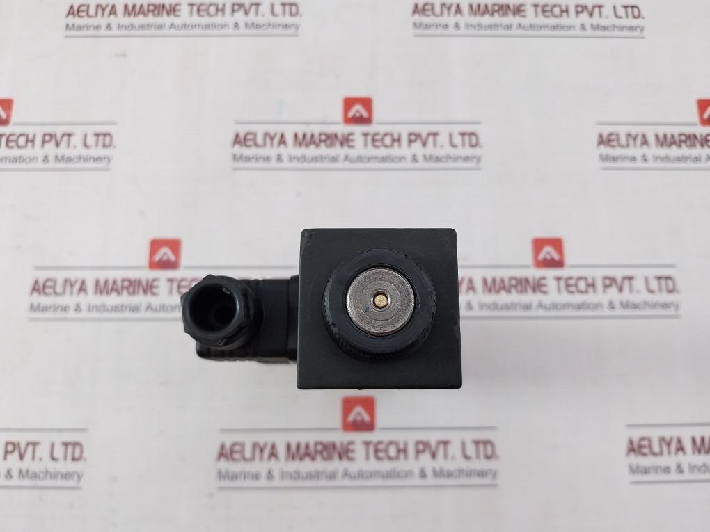 Hagglunds Denison Directional Control Valve 24VDc