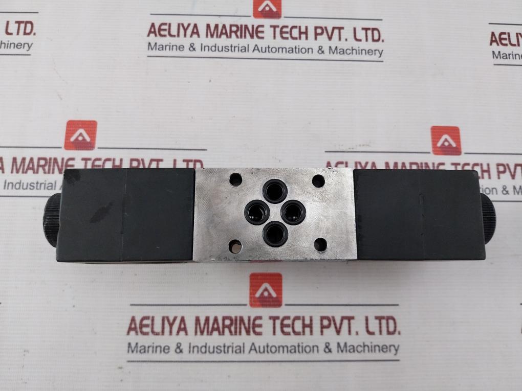 Hagglunds Denison Directional Control Valve 24VDc