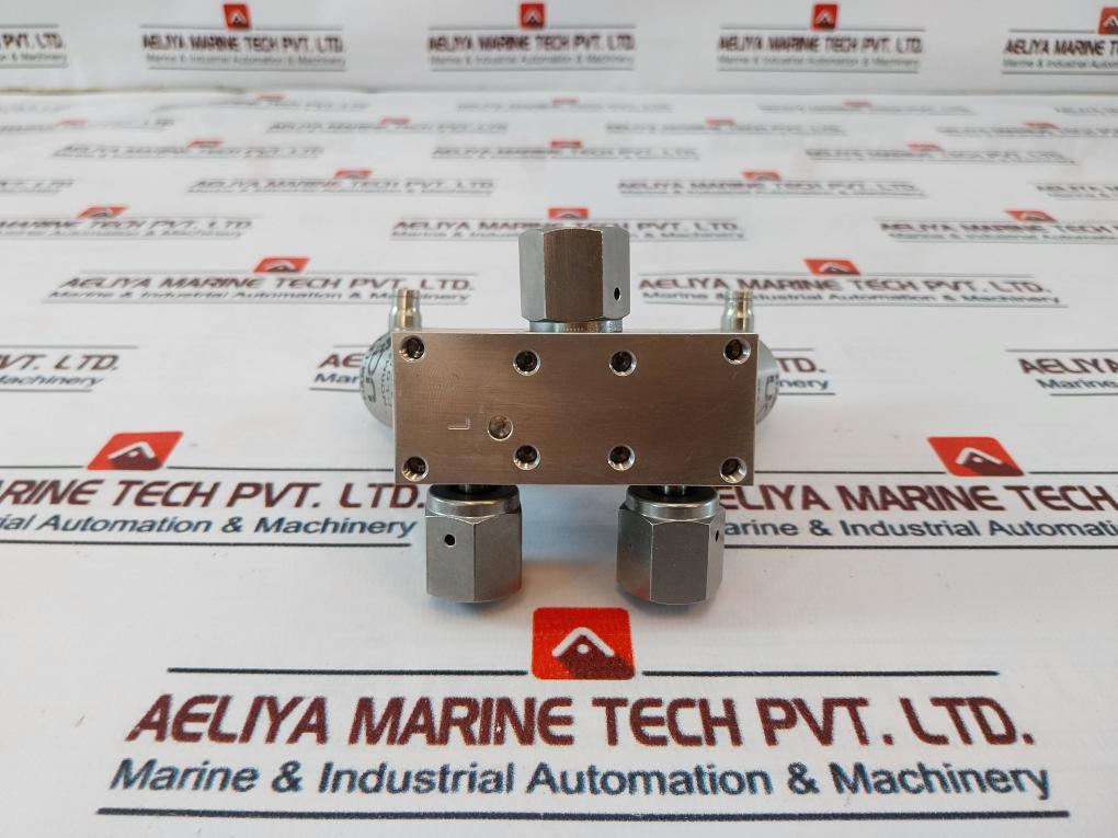 Ham-let Hmb21-4Lklclc-gf4 Dual Head Valve Ham-let 60-90 Psi 0189-n