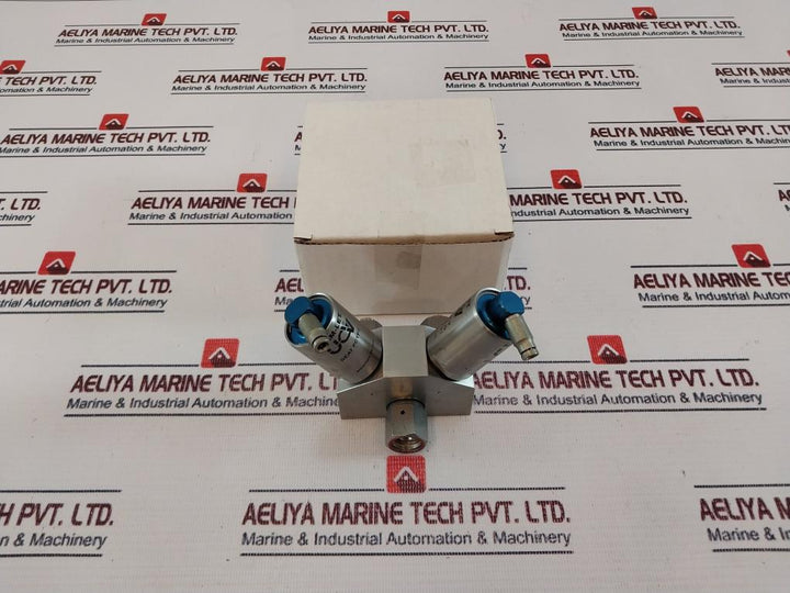 Ham-let Hmb21-4Lklclc-gf4 Dual Head Valve 0189-n