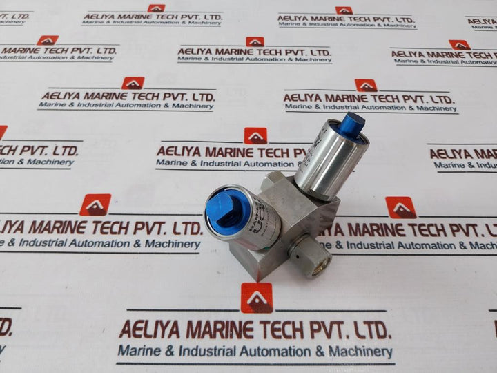 Ham-let Hmb21-4Lklclc-gf4 Normaly Closed Dual Head Valve