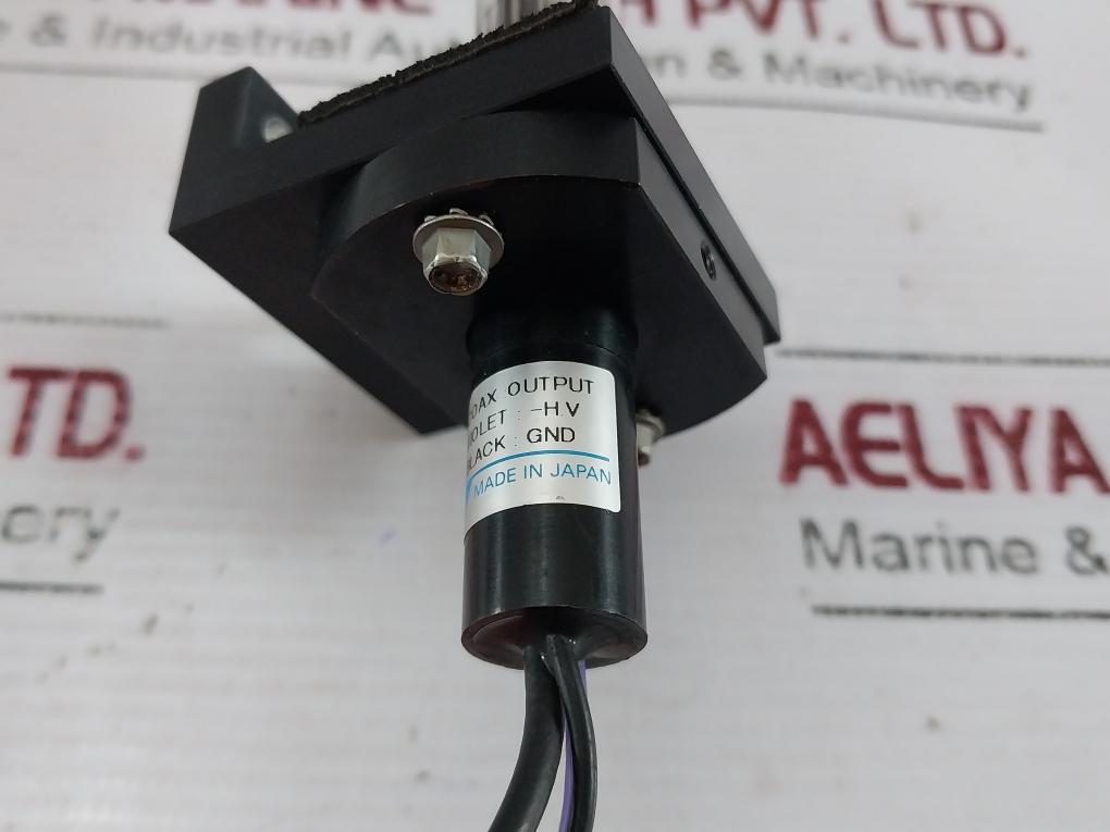 Hamamatsu E849-93 Atx Photomultiplier Tube R647-01 Violet Coax Output