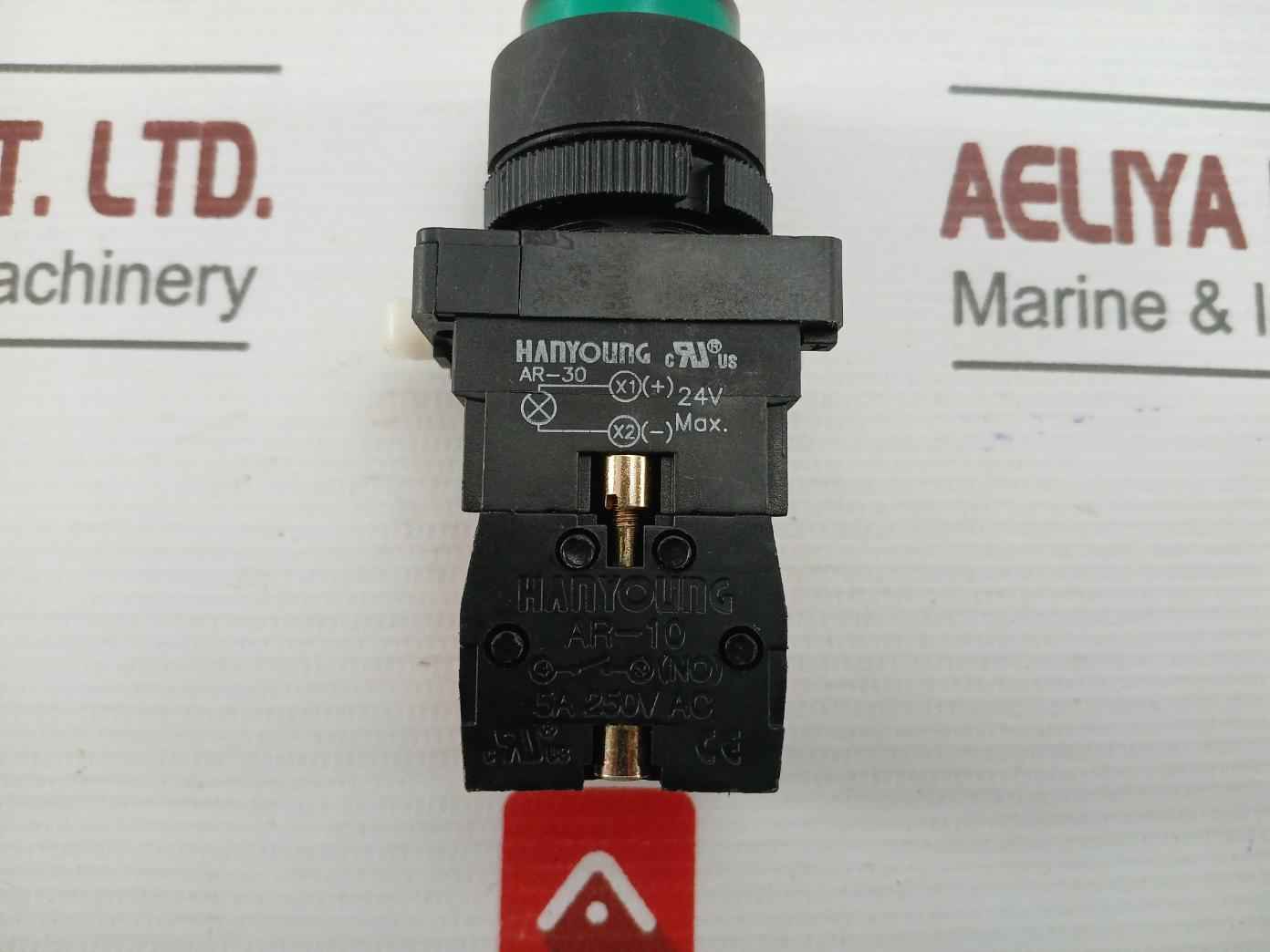 Hanyoung 24V Max Push Button Switch Ar-30
