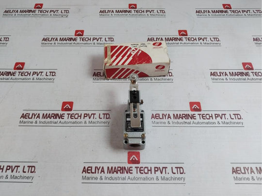 Hanyoung Hy-m904 Limit Switch Ac 250V 6A En60947-5-1