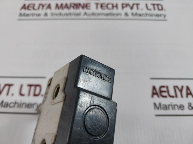 Hanyoung Zcn-p5010 Travel Limit Micro Switch 10A-250Vac Sh02003-2008