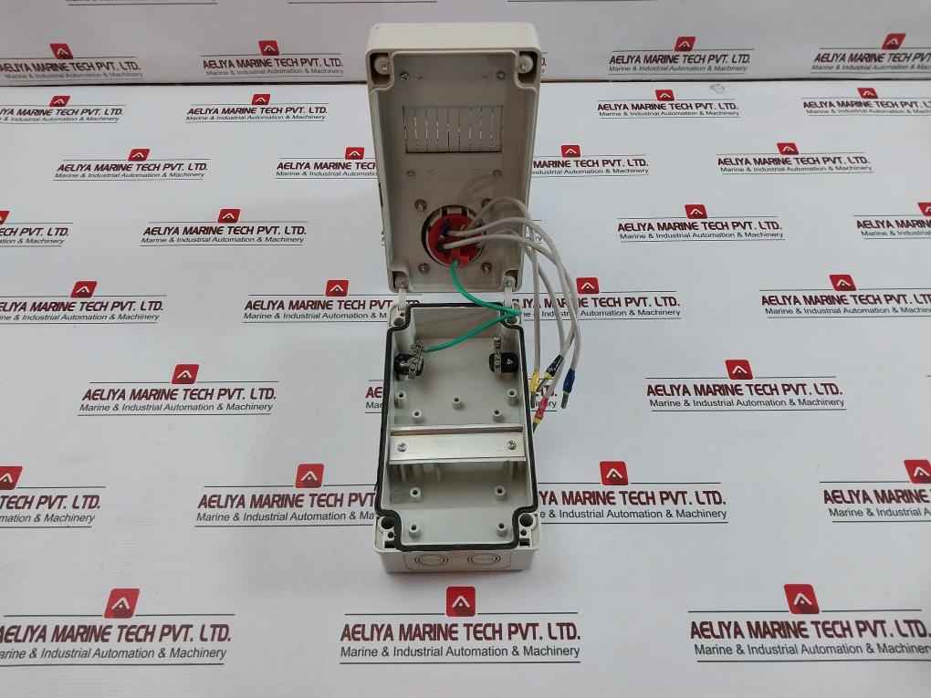 Hensel Ar 139 Ts Wall Socket With Din-rail Ip67
