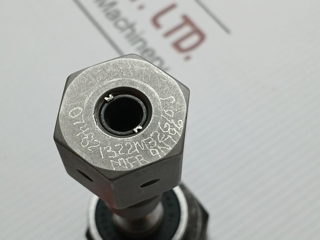 High-pressure Fluid Bolt (Fitting) 9N796