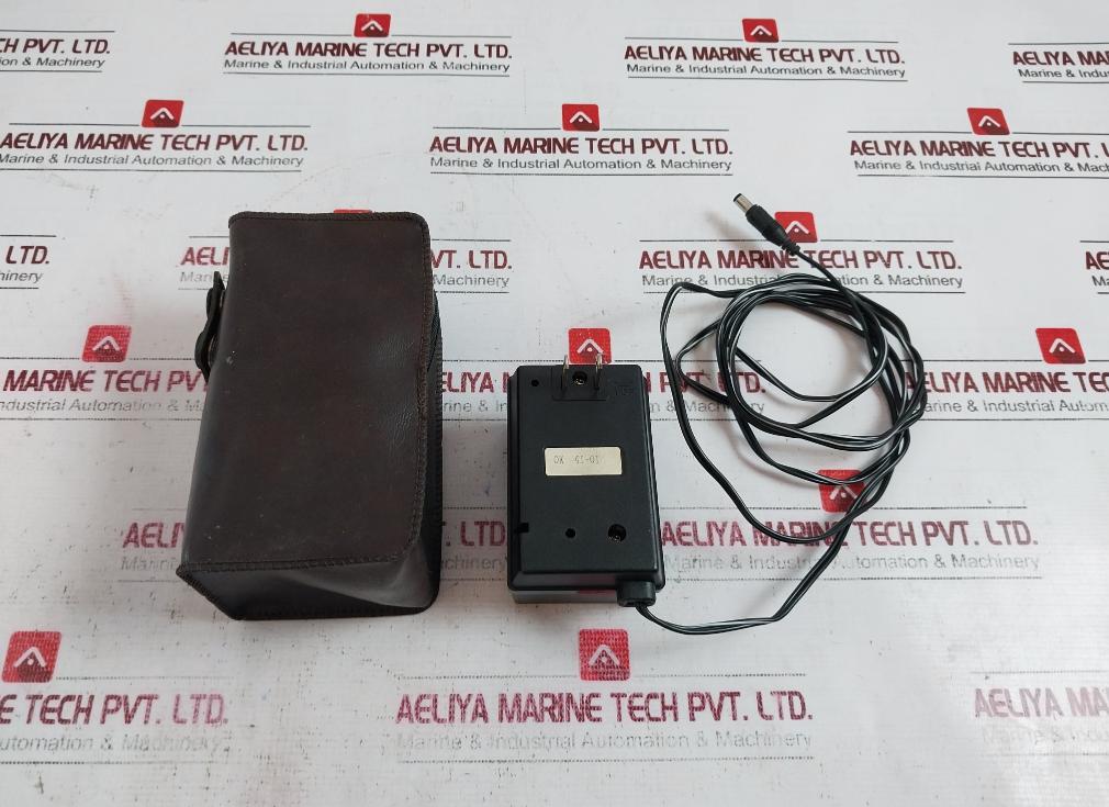 Hioki 9141 Ac Adapter 91-38140 Y.d.k 100v 50/60hz 9va Dc8v 550ma