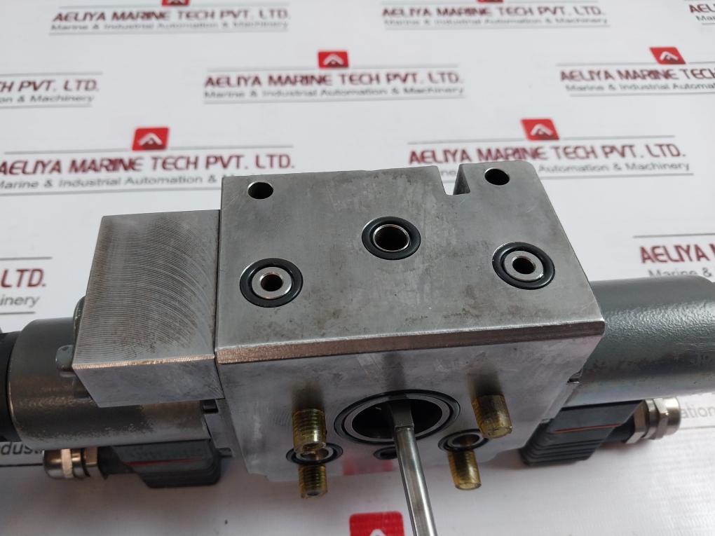 Hirschmann R902602653 Solenoid Valve 208 7207-29 24v