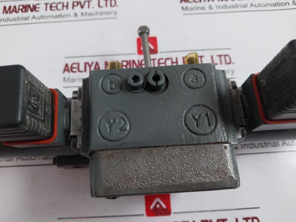 Hirschmann R902602653 Solenoid Valve 208 7207-29 24v