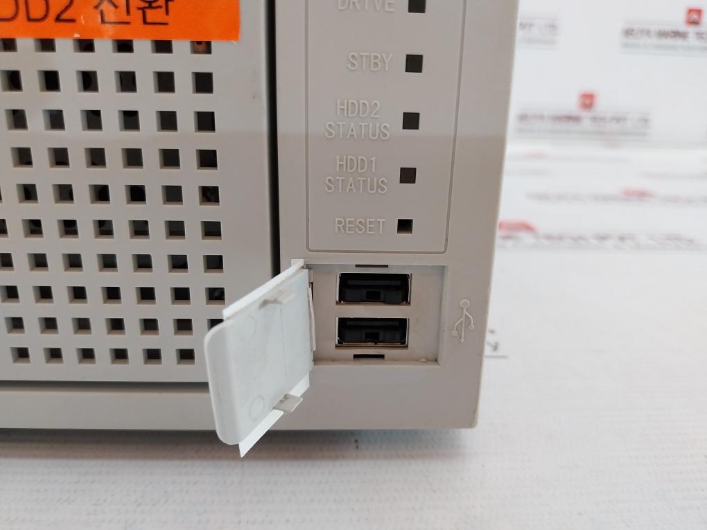 Hitachi Hf-w6500 Industrial Computer Cpu Ac 100V-240V 4225550-1 R2 50Hz/60Hz