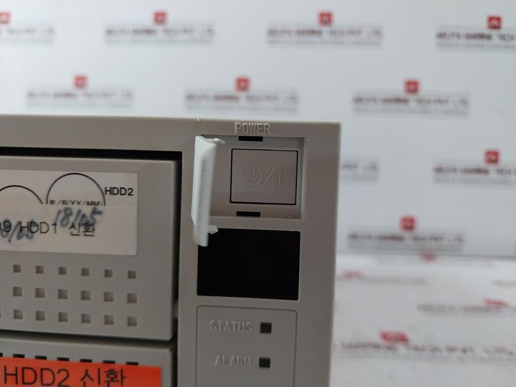 Hitachi Hf-w6500 Industrial Computer Hj-65359Ewed Yt10-13 50Hz/60Hz Yot-502