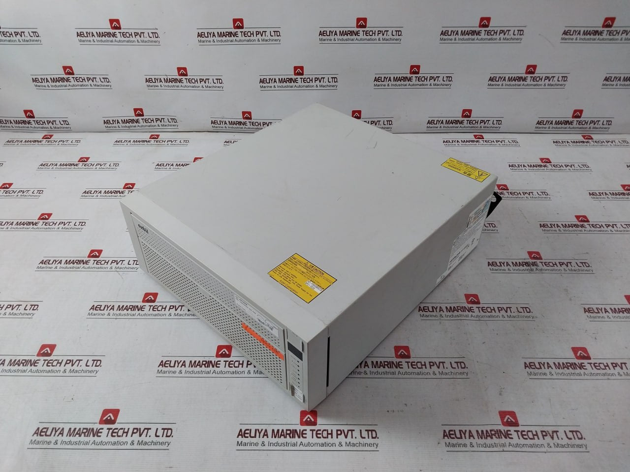 Hitachi Hf-w6500 Industrial Computer Hj-65359Ewed Yt10-13 50Hz/60Hz Yot-502