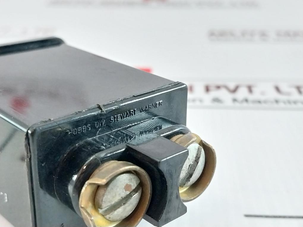 Hobbs 20028 Hour Meter Elapsed Time Indicator 120Vac 50Hz .030 Amps 1/10