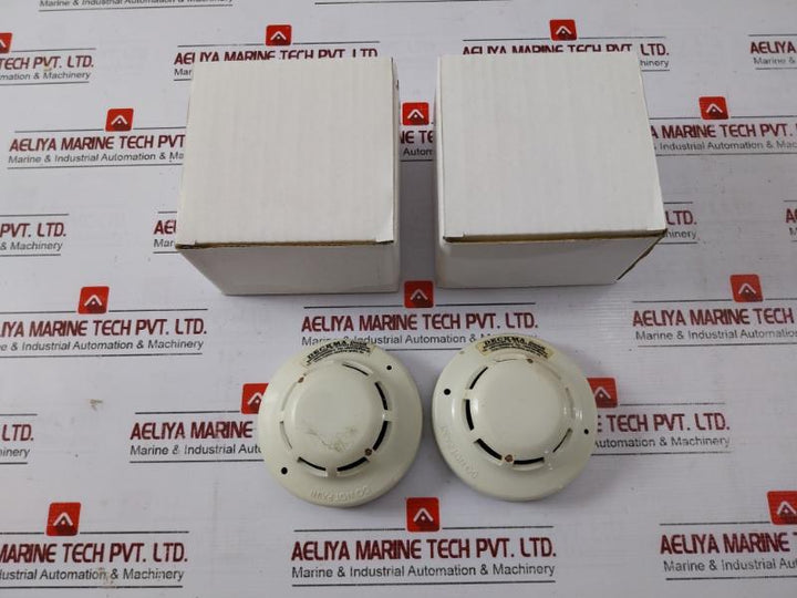 Hochiki Slr-e3Nm Conventional Photoelectric Smoke Detector Gb2281619 En54-7