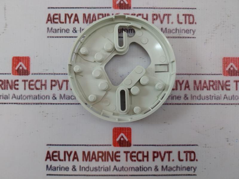 Hochiki Ybn-r/6m Marine Conventional Electronics Mounting Base 000-836