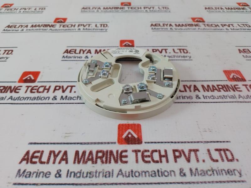 Hochiki Ybn-r/6m Marine Conventional Electronics Mounting Base 000-836