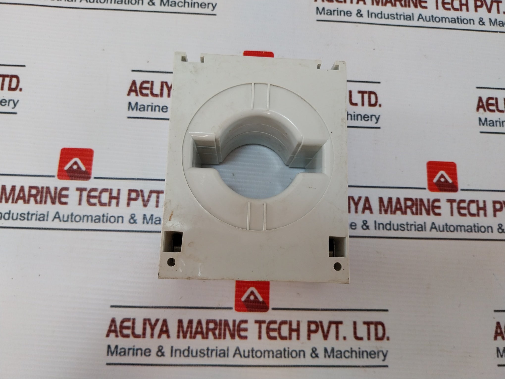 Holec Hf5 Current Transformer 500/5A, Kv 0.72/3/-hz 50-60