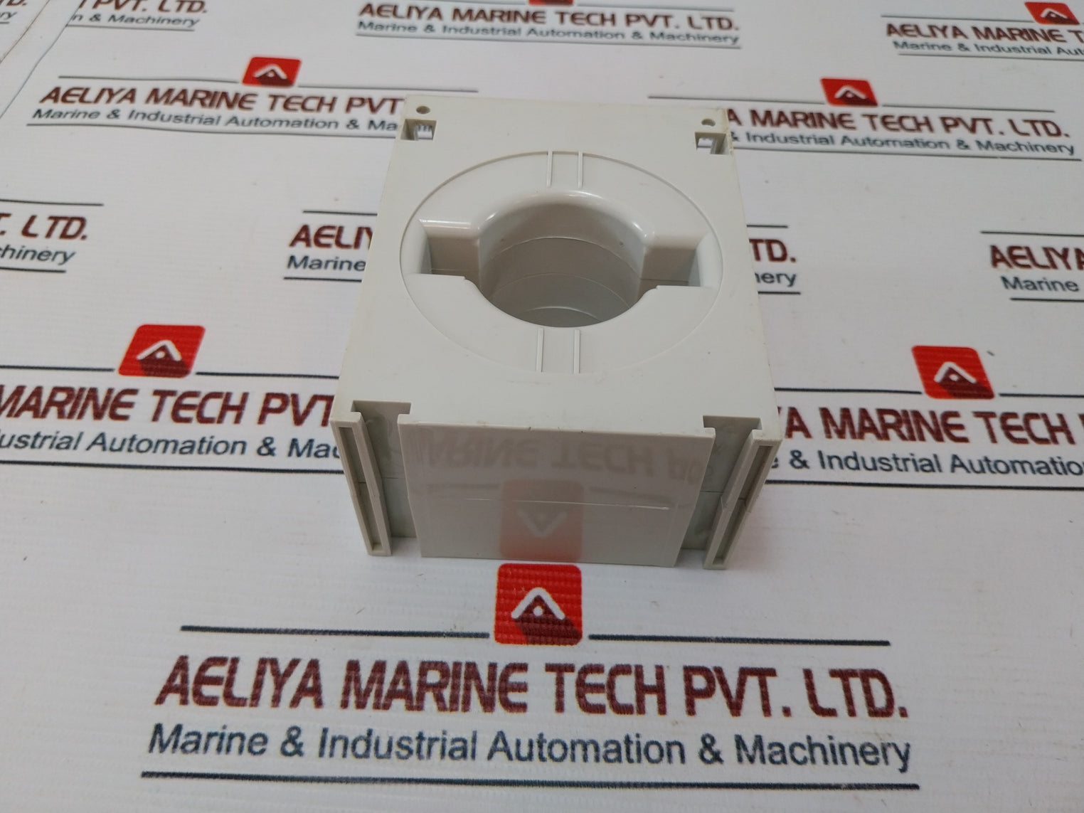 Holec Hf5 Current Transformer 500/5A, Kv 0.72/3/-hz 50-60