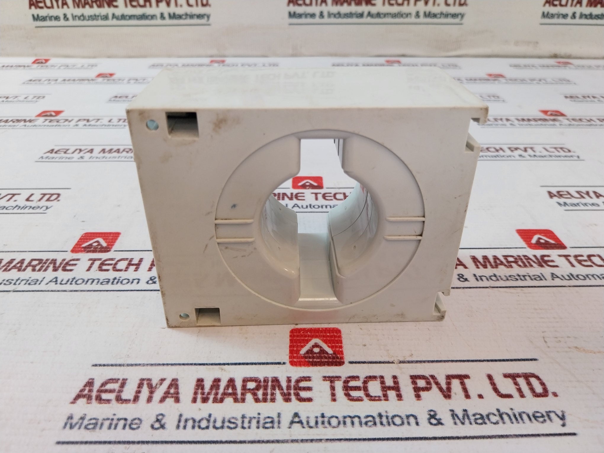 Holec 741E0022 Current Transformer 500/5A 50/60Hz