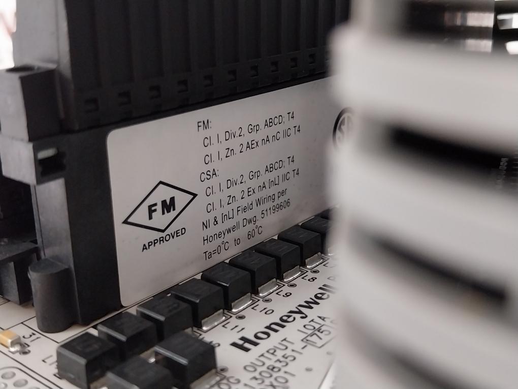Honeywell-Analog-Output-Module-Rev-B-C-24-Vdc-480Ma-Cc-paox01-51405039-275-9
