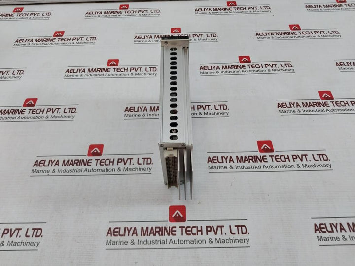 Honeywell 10300/1/1 Converter Module 136-010875B 24Vdc 2250760022-cc 5Vdc 12A