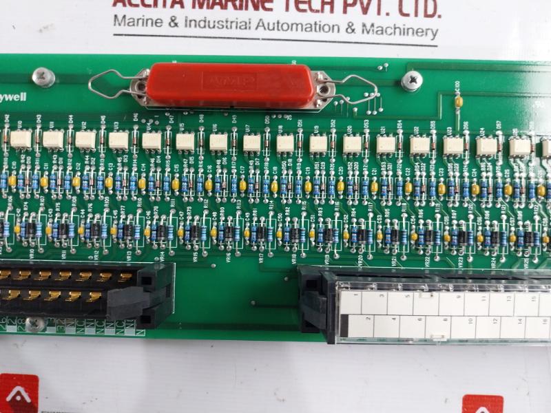 Honeywell 51304337-150 High Level Analog Digital Input 24vdc Sf12w11-f 8220