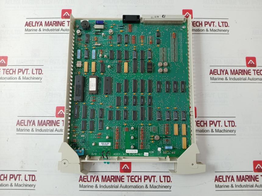 Honeywell 51402599-100 Input Output Rack Module 51304362-100 51304487-100 Rev: B