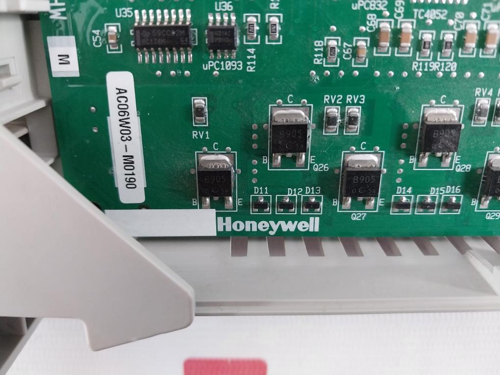Honeywell 80363969-150 Analog Output Module Rev D1