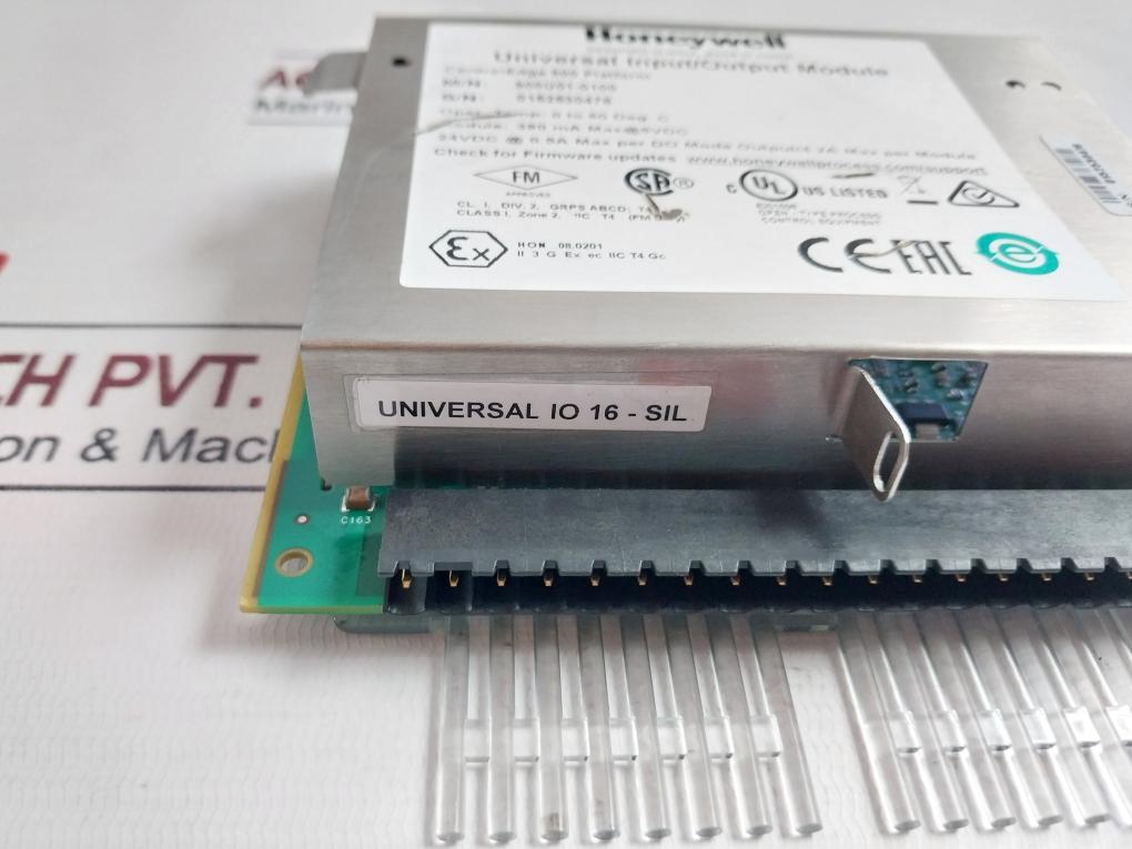 Honeywell 900U01-0100 Universal Input /Output Module 24Vdc 0.5A