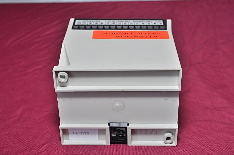 Honeywell 942-m0A-2D-1G1-130E Ultrasonic Proximity Sensor Control Module 24 Vdc