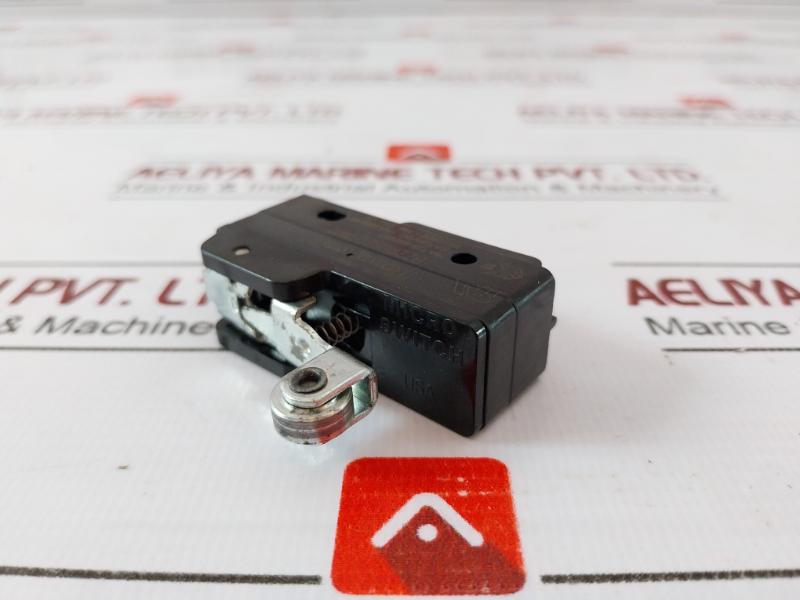 Honeywell Bz2Rw822 Roller Lever Micro Limit Switch 1/2A 125Vdc 1/4A 250Vdc