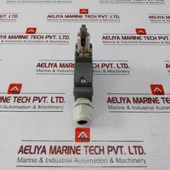 Honeywell Bze7-2Rqn8-c Limit Switch Iec 947-5-1, En60947-5-1